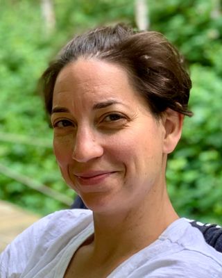 Photo of Jinan Joudeh, Psychotherapist, PhD, MNCPS Acc.