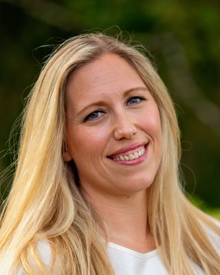 Photo of Harriet Maunsell-Brown, Psychotherapist, MSc, MBABCP