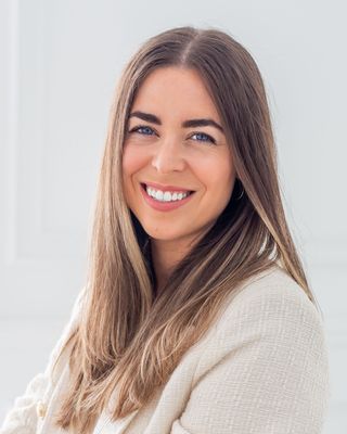 Photo of Dr. Danielle Kofler, Psychologist, PhD, CPsych