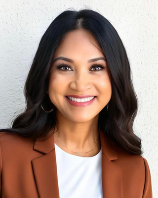 Photo of Lana Mak-Phanitsiri, Clinical Social Work/Therapist, LCSW