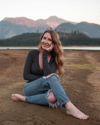 Photo of Shauna Burns-Thomson, Counsellor, MSc, RCC, CHyp