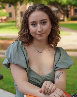 Photo of Elizabeth Hope Marshall, Pre-Licensed Professional, Intern