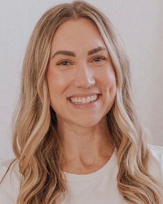 Photo of Julia Selznick, Registered Social Worker, MSW, RSW