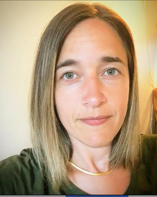 Photo of Eliza Albright, Pre-Licensed Professional in Portland, OR