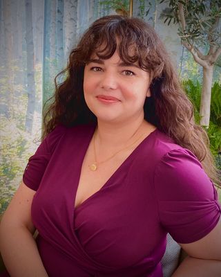 Photo of Dr Eve da Silva, Psychologist, PsychD, HCPC - Clin. Psych.