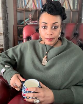 Photo of Disree Shaw, Psychotherapist, PsychD, MNCPS Acc.