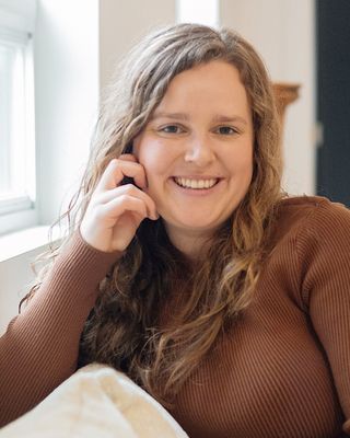 Photo of Alexandria Das, Registered Psychotherapist (Qualifying), MACP, RP (Q)
