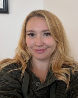 Photo of Lindsay Schneider, Registered Social Worker, BSW, RSW