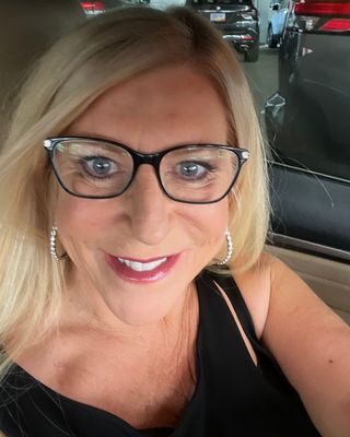 Photo of Lauren Canuel, Clinical Social Work/Therapist, LICSW