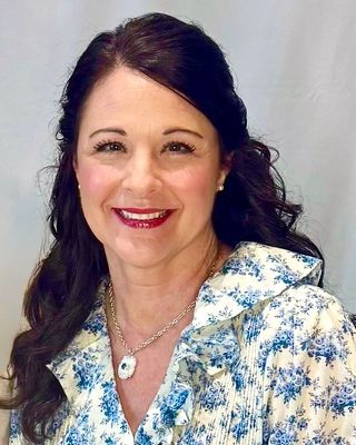 Photo of Leslie H Cude, Clinical Social Work/Therapist, LICSW, PIP, CCTP II
