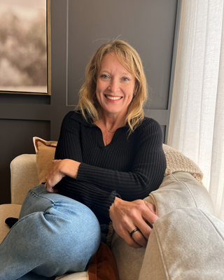 Photo of Lisa Dekker, Registered Psychotherapist (Qualifying), MACP