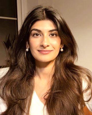 Photo of Eman Shah, Psychotherapist, MSc, MBACP