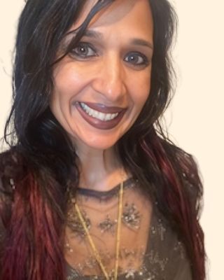 Photo of Lubna Waraich, Marriage & Family Therapist, MS, LMFT
