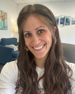 Photo of Suri Walles, Clinical Social Work/Therapist, LCSW