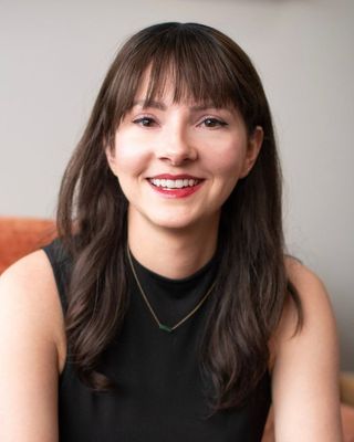 Photo of Arynn Prescott, Marriage & Family Therapist, MA, LMFT