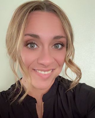 Photo of Amber Medeiros, Clinical Social Work/Therapist, LICSW