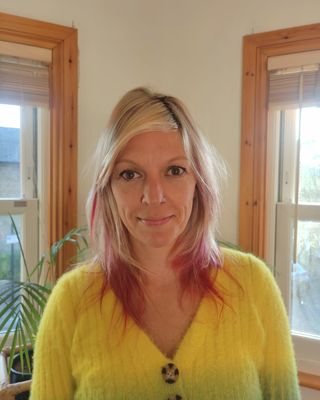 Photo of Sarah Holyoake, Counsellor, MSc, MBACP