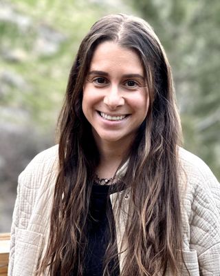 Photo of Sierra Glennon-Levin, Clinical Social Work Candidate in Lakewood, CO
