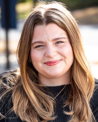 Photo of Liz Holloway, Lic Clinical Mental Health Counselor Associate, MA, LCMHCA