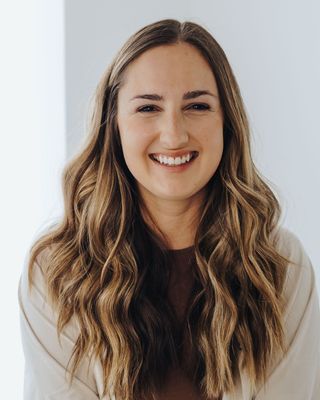 Photo of Lindsay Sutherland, Registered Psychotherapist, RP, MC