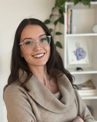 Photo of Lisa M. McRae, Registered Psychotherapist, MA