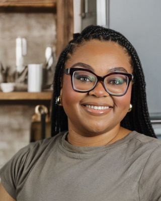 Photo of Shanell Cooper, Social Worker, LGSW