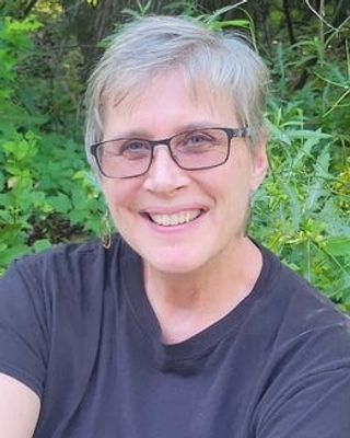 Photo of LeAnn Seto, Master Social Worker, LLMSW, MSW, MDiv