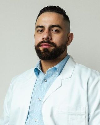 Photo of Dr. Alberto Oyaga, Psychiatric Nurse Practitioner, DNP, APRN, PMHNP