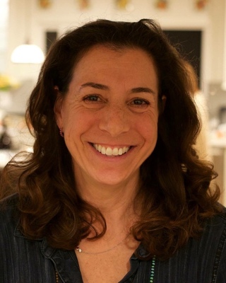 Photo of Alisa Hoffman, Psychologist in Mid City West, Los Angeles, CA