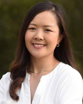 Photo of Helen Nguyen, Psychologist in Tasmania