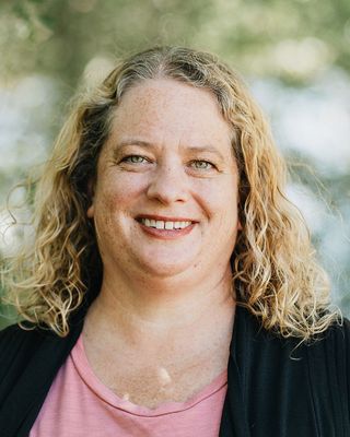 Photo of Elizabeth Hemmert, Clinical Social Work/Therapist, MSW, LICSW