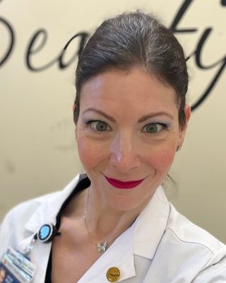 Photo of Julia Nuzzo, Psychiatric Nurse Practitioner, PMHNP