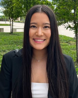 Photo of Mia Chong, Pre-Licensed Professional