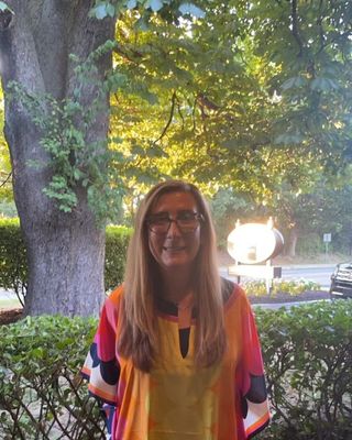 Photo of Dr. Loretta Simons, Licensed Professional Counselor in Malvern, PA