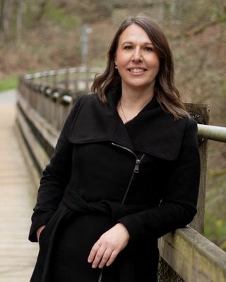 Photo of Carrie Everett, Counsellor, MC, CCC