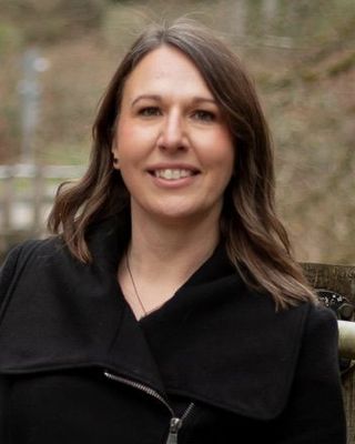 Photo of Carrie Everett, Counsellor, MC, CCC