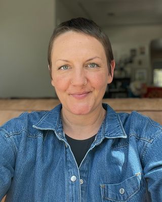 Photo of Katie Holz - Katie Holz | Psychedelic Somatic Therapy, Marriage & Family Therapist, LMFT