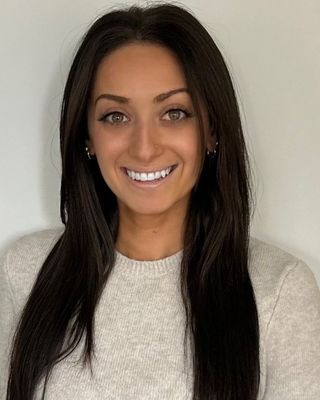 Photo of Alicia Tobiasz - Self Esteem | Confidence | Anxiety - Alicia, Registered Psychotherapist (Qualifying)