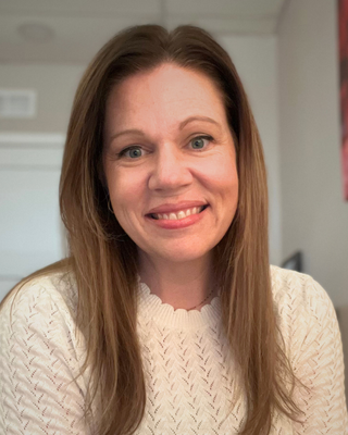 Photo of Elise McNulty, Clinical Social Work/Therapist, LMSW, LICSW, PMH-C