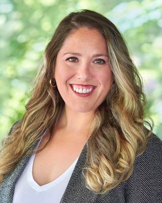 Photo of Lisa Bolshin, Psychologist, PhD, CPsych
