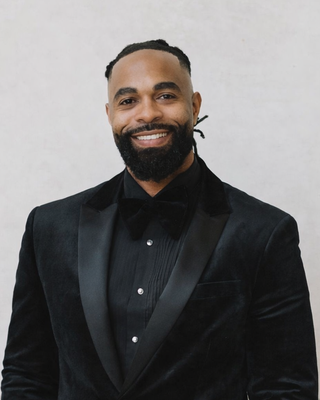 Photo of Tevin Heyward, Clinical Social Work/Therapist, MA, LCSW