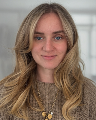Photo of Nicole Flynn - Nicole Flynn, EMDR, Trauma & Anxiety Therapist, Clinical Social Work/Therapist, LCSW
