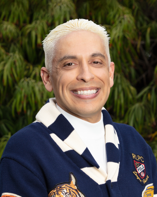 Photo of Gabe Veas, Marriage & Family Therapist, LMFT