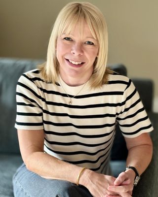 Photo of Dr Anna Manners, Psychologist, PsychD, HCPC - Clin. Psych.