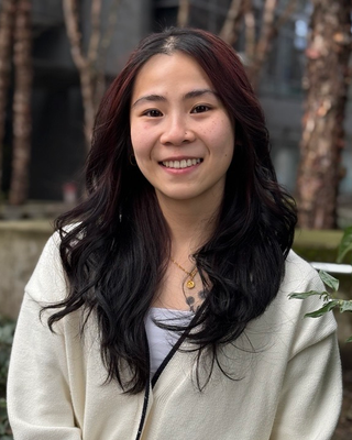 Photo of Lisa J Huang, Pre-Licensed Professional