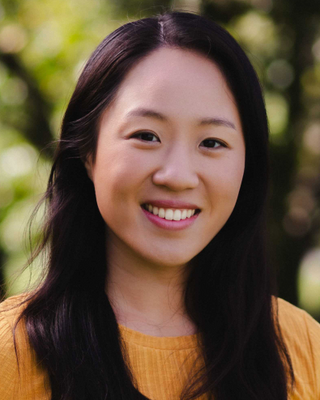 Photo of Joling Hsiang, Licensed Professional Clinical Counselor, LPCC