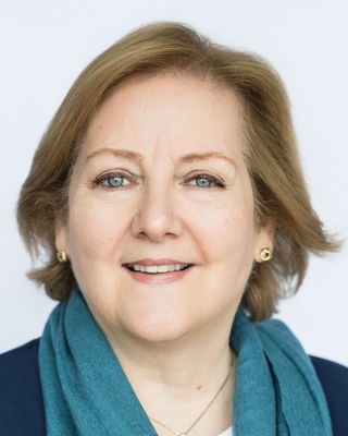Photo of Debbie J Anderson, Art Therapist, HonsBA, DTATI
