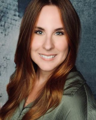 Photo of Dr. Kirsten Thiemke, Psychologist, PhD, LP