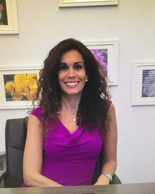 Photo of Dr. Linsday Israel in Palm Beach Gardens, FL