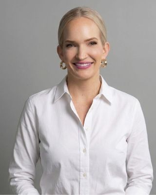 Photo of Michelle Elizabeth Montgomery - Michelle Montgomery, LCSW, Clinical Social Work/Therapist, LCSW, RYT